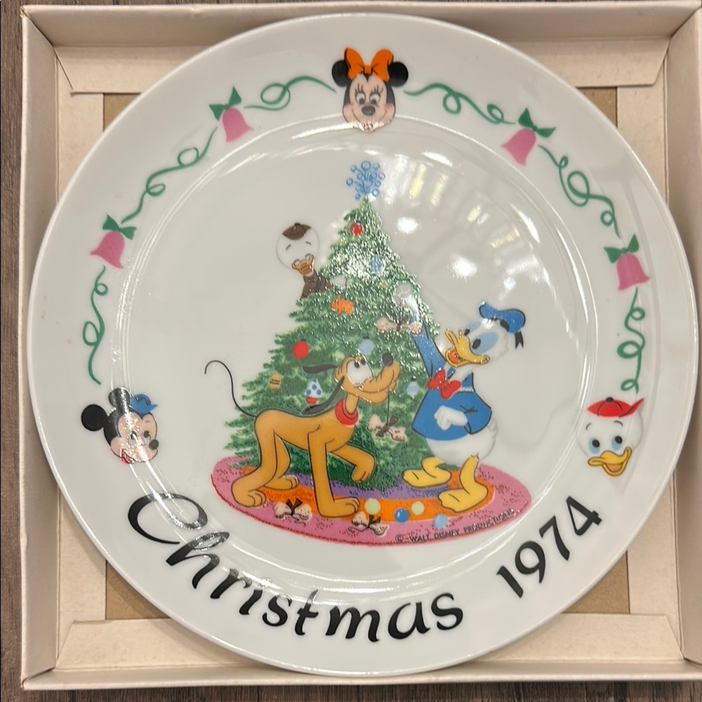 Disney Christmas 1974 Collector's Plate